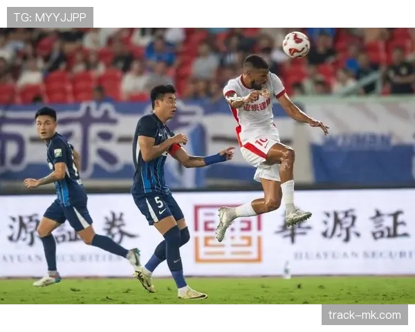 全球球迷热议新赛季，聚焦明星球员表现与战术革新