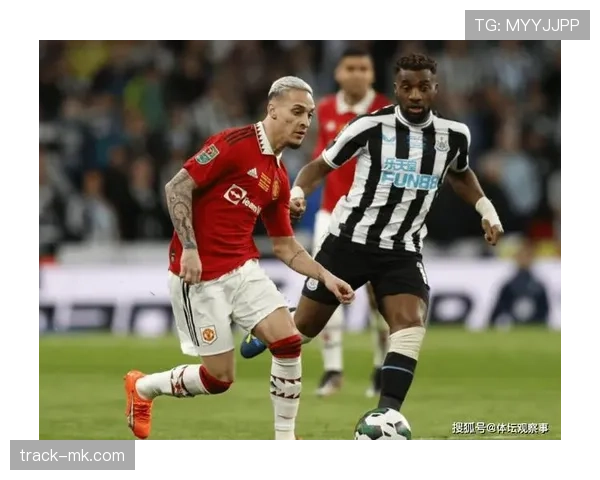 古斯塔沃·哈默表现抢眼,助球队剑指英超更高荣誉 古斯塔沃·哈默表现抢眼,助球队剑指英超更高荣誉