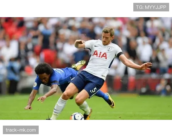 切尔西阵容深度分析:多线作战下轮换实力与位置短板走势清晰 切尔西阵容深度分析:多线作战下轮换实力与位置短板走势清晰