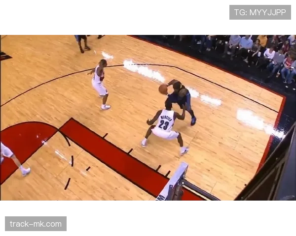 卡梅隆·安东尼三分高效输出拉开空间助力球队进攻转型