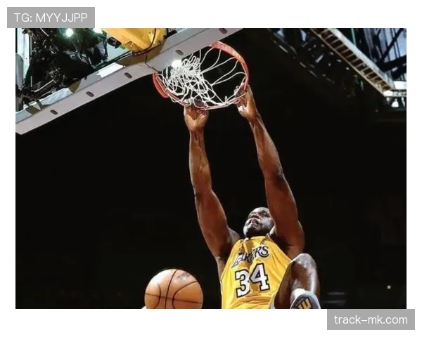 奥尼尔篮下强攻拉开内线差距，重塑球队进攻体系