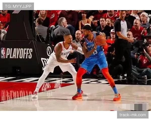 利拉德家的厨房是什么阵仗？跟球场上爆发力完全两把刷子！